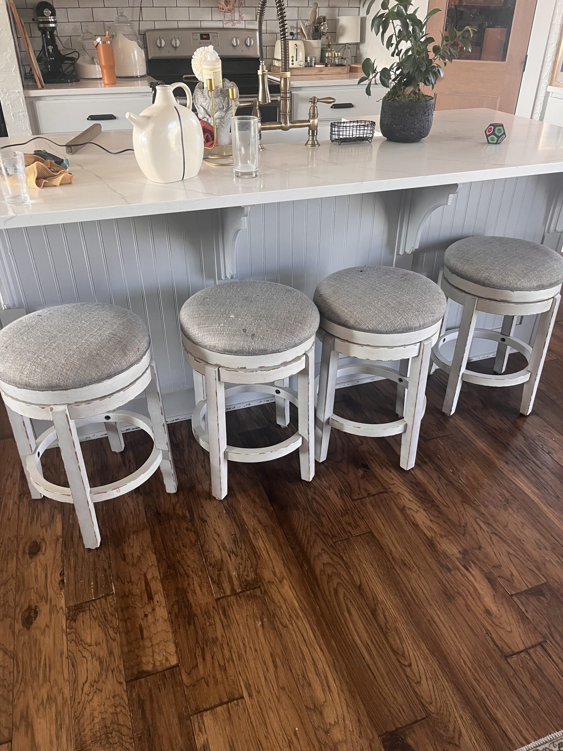Bench Seating at Kitchen Island - Berry Berry Quite Contrary